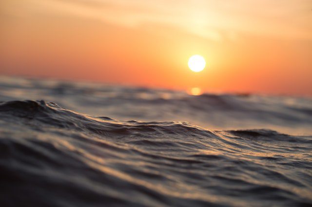 Het weer op Bonaire Zon op Bonaire; niet te missen. De meeste mensen bezoeken Bonaire om de zon, maar is het altijd zonnig op dit eiland?